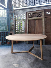 Load image into Gallery viewer, Ramberg Round Dining Table (3 legs)
