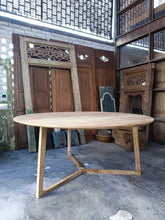 Load image into Gallery viewer, Ramberg Round Dining Table (3 legs)
