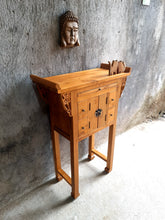 Load image into Gallery viewer, Oriental Entry Console/Altar (80cm)
