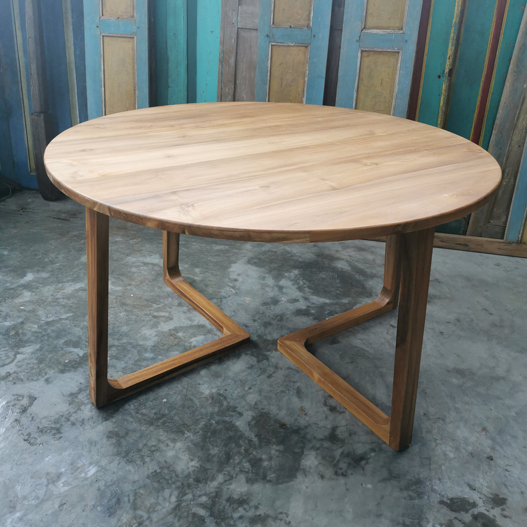 Ramberg Round Dining Table (4 legs)